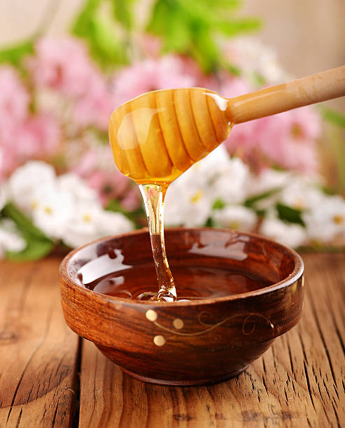 What’s the Buzz About Honey? A Simple Guide to Choosing and Using Honey, Especially Comb Honey What’s the Buzz About Honey? A Simple Guide to Choosing and Using Honey, Especially Comb Honey