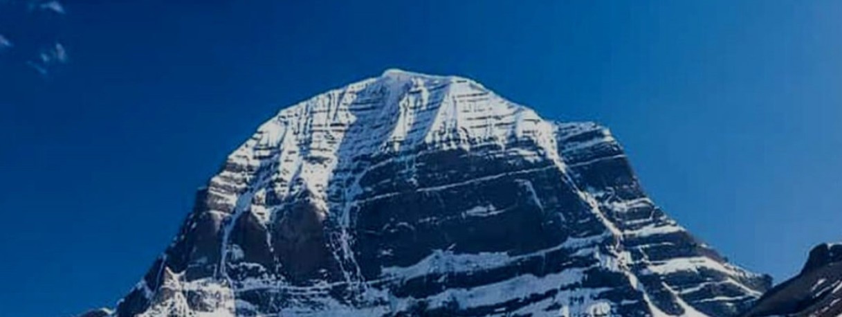 Trekking with a Guide: Why It Matters in Both Manaslu Circuit and Tsum Valley